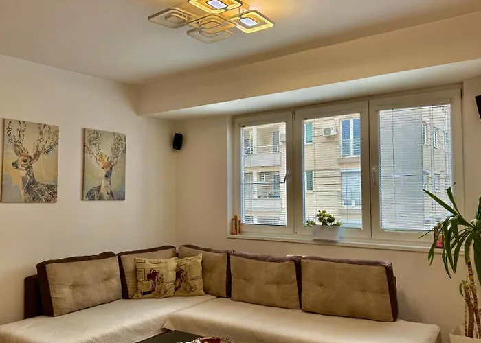 Апартаменти Modern & Cozy *